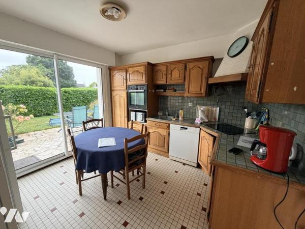 Maison d'habitation T.6 construite sur 2 niveaux