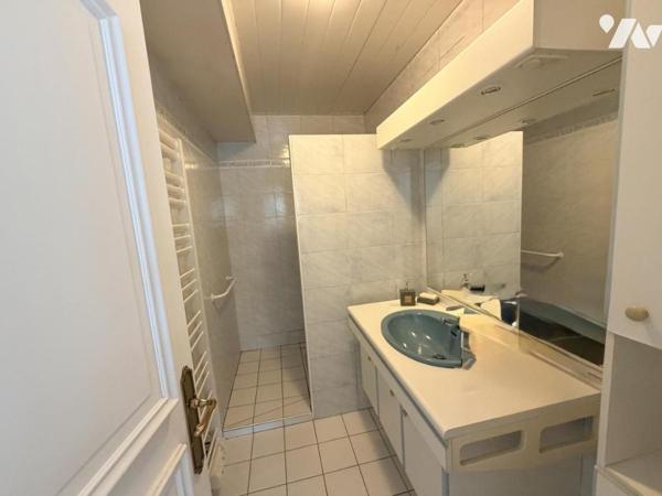 Maison d'habitation T.6 construite sur 2 niveaux