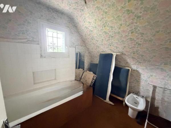 Maison d'habitation T.6 construite sur 2 niveaux