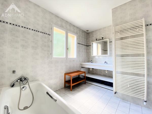 Saint-Genis-Pouilly (01630) Maison 5 Pièces 180 m2