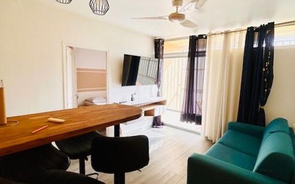 Appartement à louer    4 pièces •  Les Abymes