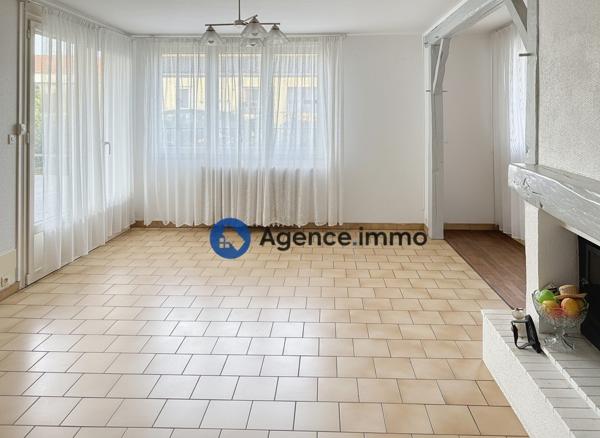 À vendre - Maison mitoyenne 1 côté, 4 pièces située à Tours (37100)