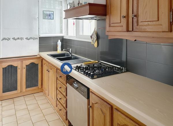 À vendre - Maison mitoyenne 1 côté, 4 pièces située à Tours (37100)