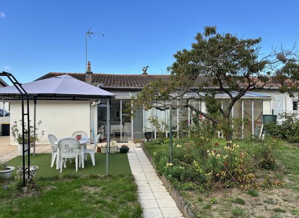 À vendre - Maison mitoyenne 1 côté, 4 pièces située à Tours (37100)