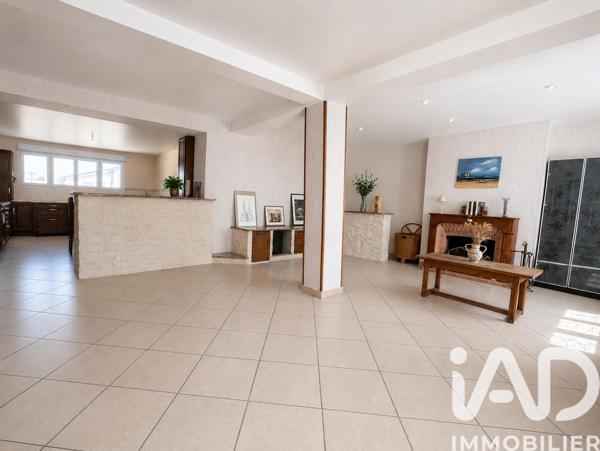 Maison à vendre 5 pièces 144 m² Maisons