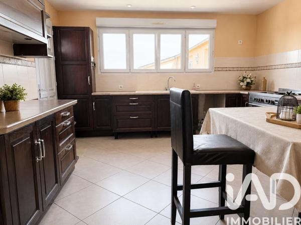 Maison à vendre 5 pièces 144 m² Maisons