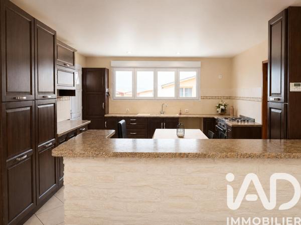 Maison à vendre 5 pièces 144 m² Maisons