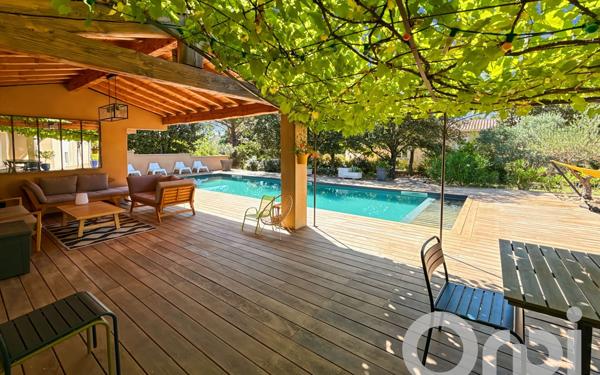 Maison à vendre    5 pièces •  Rochegude