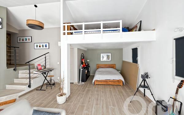 Maison à vendre    5 pièces •  Rochegude