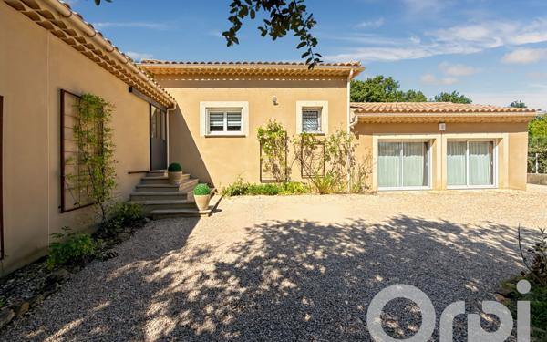 Maison à vendre    5 pièces •  Rochegude