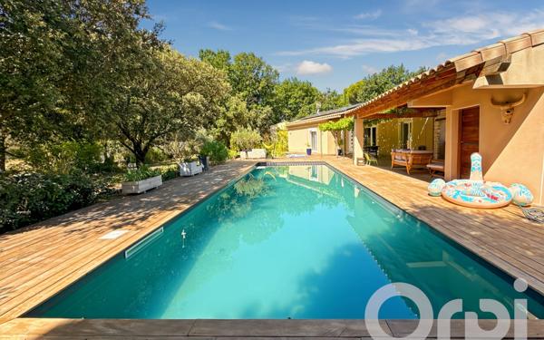 Maison à vendre    5 pièces •  Rochegude