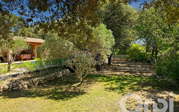 Maison à vendre    5 pièces •  Rochegude