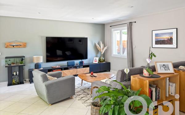 Maison à vendre    5 pièces •  Rochegude