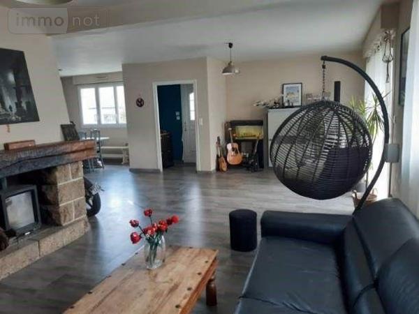 Maison individuelle à vendre à Pontivy dans le Morbihan (56300), ref : 063-371