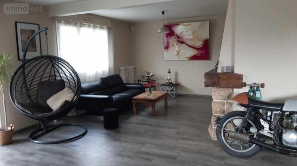 Maison individuelle à vendre à Pontivy dans le Morbihan (56300), ref : 063-371