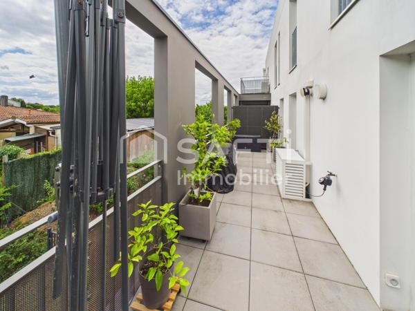 Superbe T3 lumineux avec balcon-Eysines