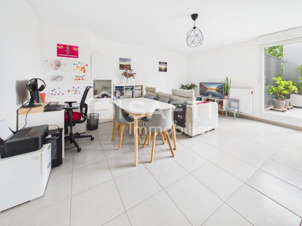 Superbe T3 lumineux avec balcon-Eysines