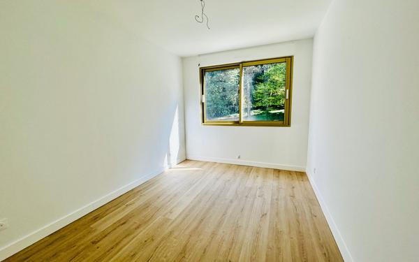 Appartement à vendre    4 pièces •  Charbonnières-les-Bains