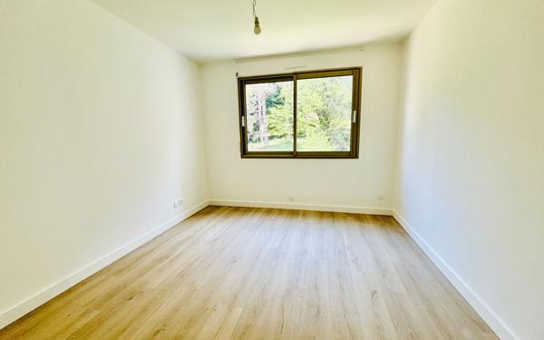 Appartement à vendre    4 pièces •  Charbonnières-les-Bains