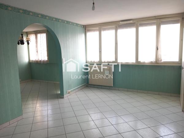 APPARTEMENT DE 91 M² AU 4ème ETAGE. CAVE. PARKING