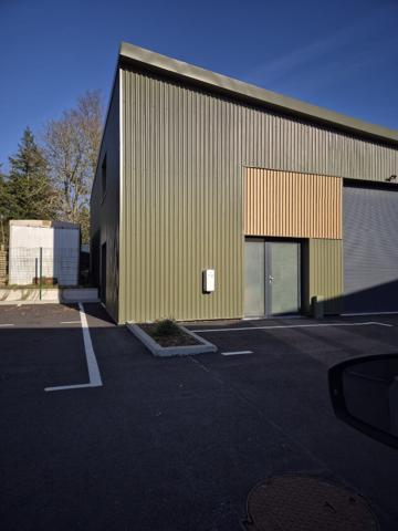 A LOUER TRES BEAU Local d'activité NEUF 227 m² - Vigneux Billiais Deniaud