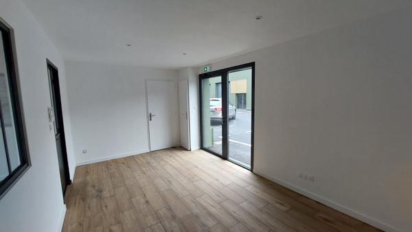 A LOUER TRES BEAU Local d'activité NEUF 227 m² - Vigneux Billiais Deniaud