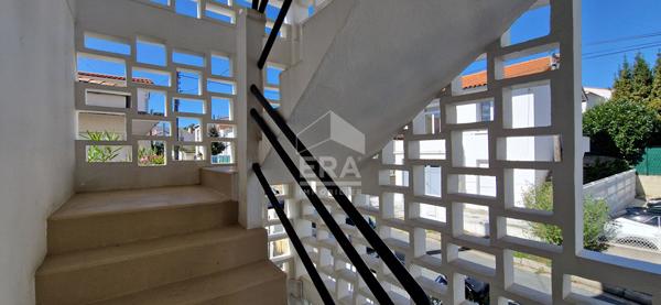 EMPLACEMENT EXCEPTIONNEL à deux pas du marché central de Royan