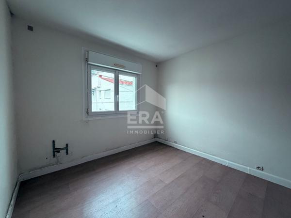 EMPLACEMENT EXCEPTIONNEL à deux pas du marché central de Royan