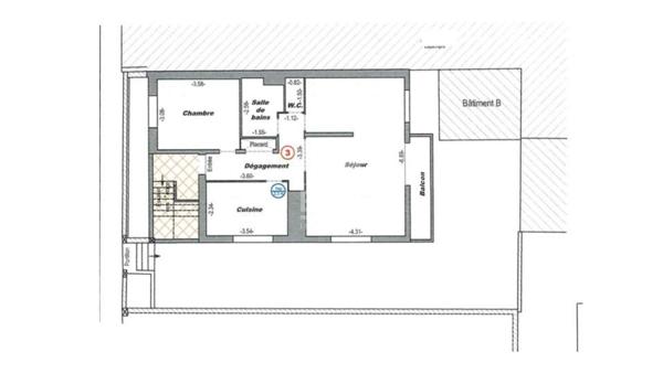 EMPLACEMENT EXCEPTIONNEL à deux pas du marché central de Royan