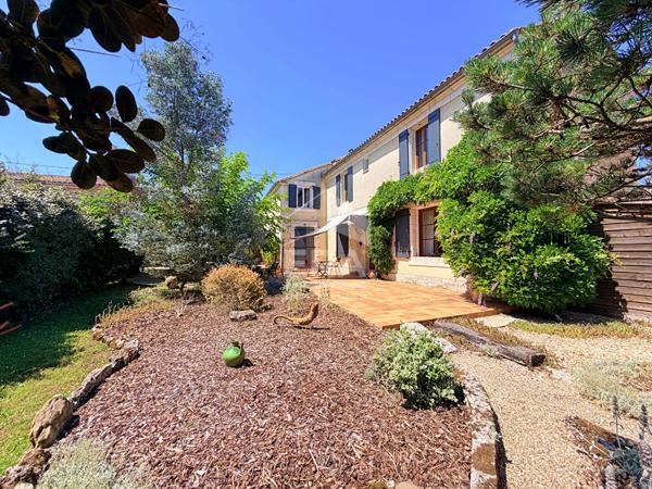 Maison en pierre, Angouleme, 5 pièce(s), 3 CH, 132 m2