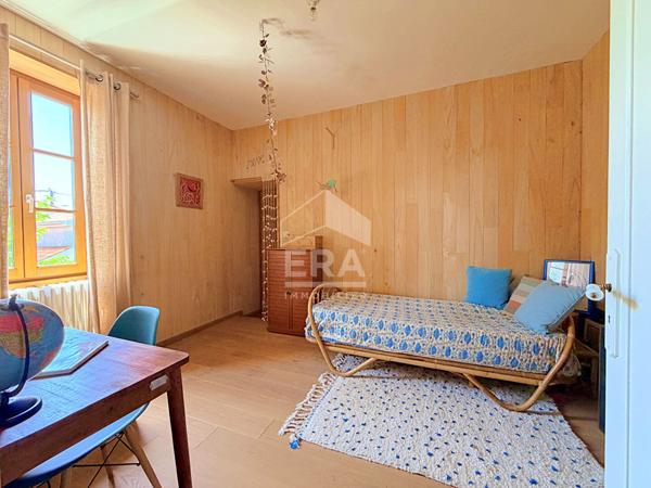 Maison en pierre, Angouleme, 5 pièce(s), 3 CH, 132 m2