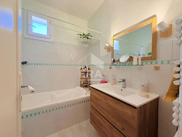Maison en pierre, Angouleme, 5 pièce(s), 3 CH, 132 m2