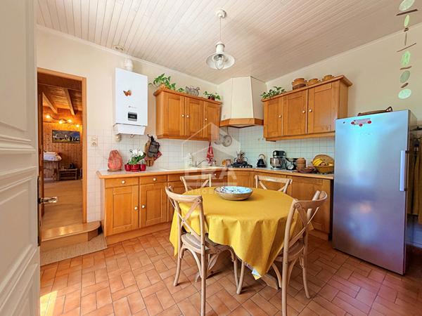 Maison en pierre, Angouleme, 5 pièce(s), 3 CH, 132 m2