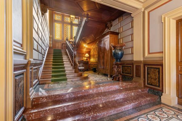 Immeuble 14 pièces - 1243 m²