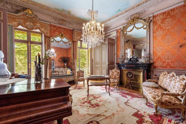 Immeuble 14 pièces - 1243 m²