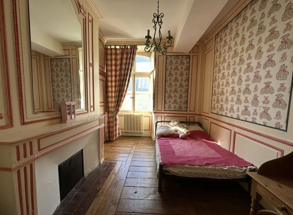 Appartement de caractère – 243 m²