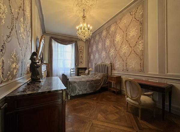 Appartement de caractère – 243 m²