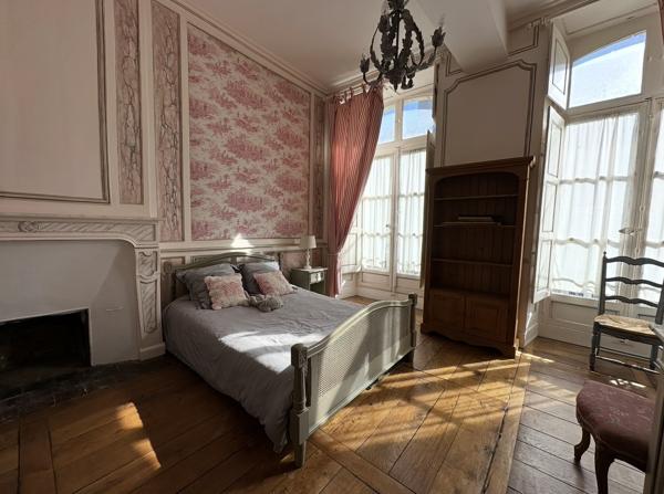 Appartement de caractère – 243 m²