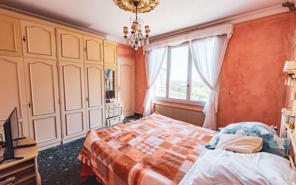 Maison à vendre    6 pièces • 175 m2 Jonquerettes