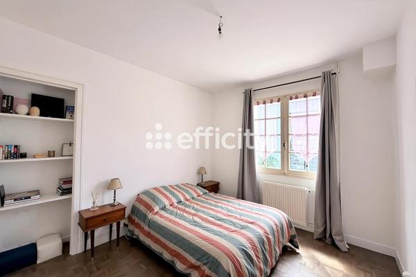 Maison
         4 pièces
        - 85 m²