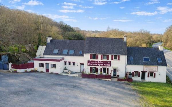 Immeuble à vendre    4 pièces • 407 m2 Saint-Hernin