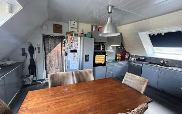 Immeuble à vendre    4 pièces • 407 m2 Saint-Hernin