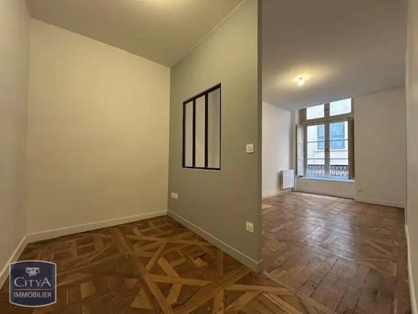 Appartement à louer 2 pièces 62.4m² Lyon 1er Arrondissement (69001)