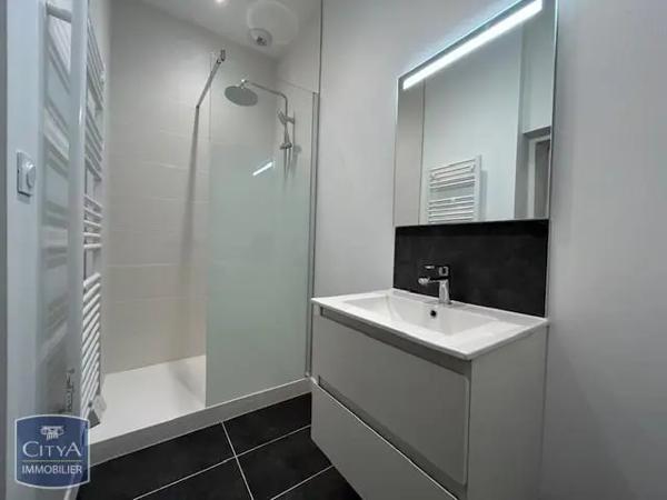 Appartement à louer 2 pièces 62.4m² Lyon 1er Arrondissement (69001)