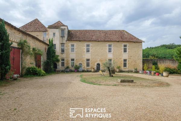Propriété historique du XVème siècle en lisière de forêt