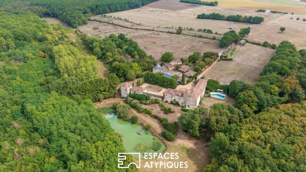 Propriété historique du XVème siècle en lisière de forêt