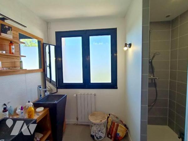 Votre office notarial TRENTE CINQ NOTAIRES vous propose - cette maison de 160 m² habitables,  d...