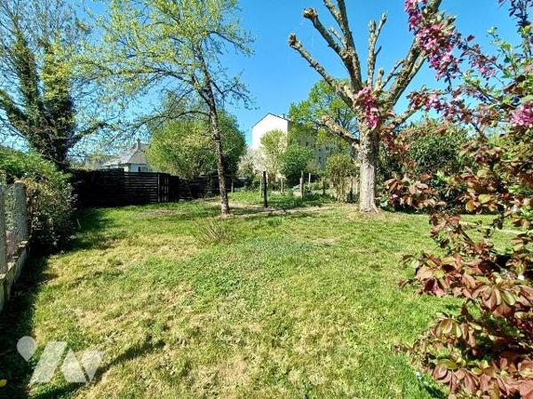 Votre office notarial TRENTE CINQ NOTAIRES vous propose - cette maison de 160 m² habitables,  d...