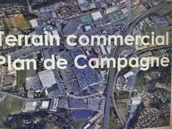 Terrain
        
        - 19865 m²