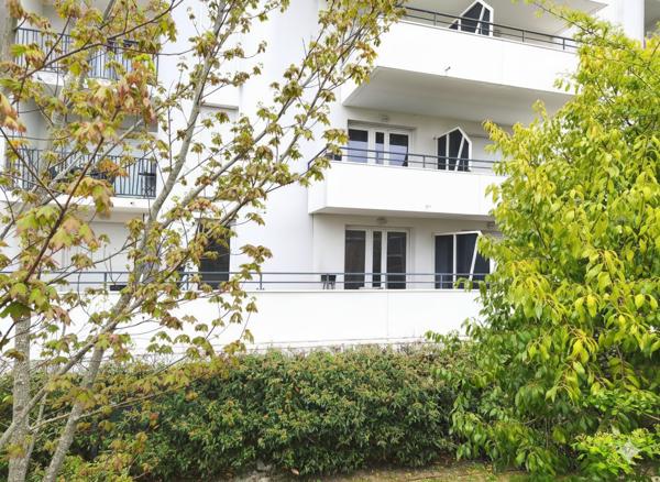 Lormont (33310) T2 vendu loué avec terrasse, idéal investisseur